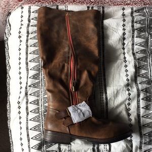 Never Been Worn Wide Calf Boots